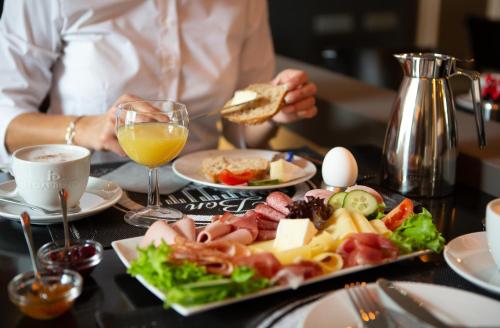 طعام و مشروبات, Hotel Royal Jülich (Hotel Royal Julich) in جوليش