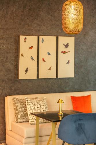 272455824 Suite Azur Hotel