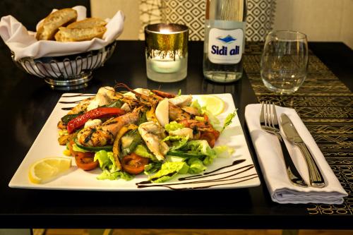 272456200 Suite Azur Hotel
