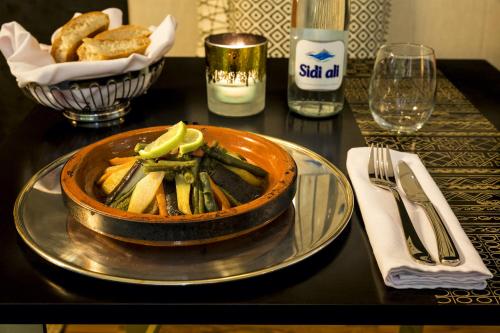 272456206 Suite Azur Hotel