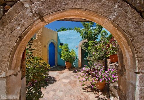 Arolithos Traditional Village Hotel - image 3
