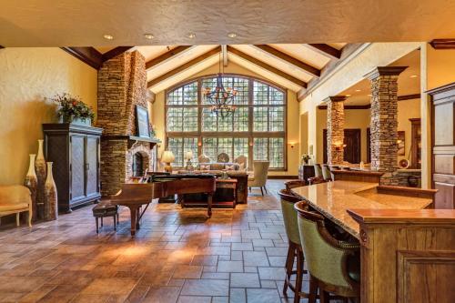 Gold King Retreat - image 2