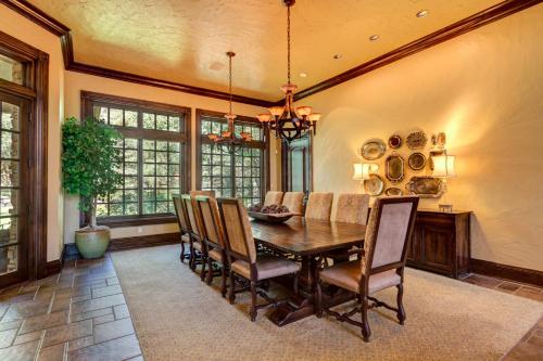 Gold King Retreat - image 6