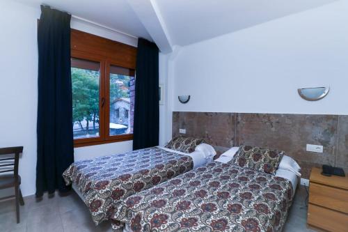 Hotel Comapedrosa - image 11