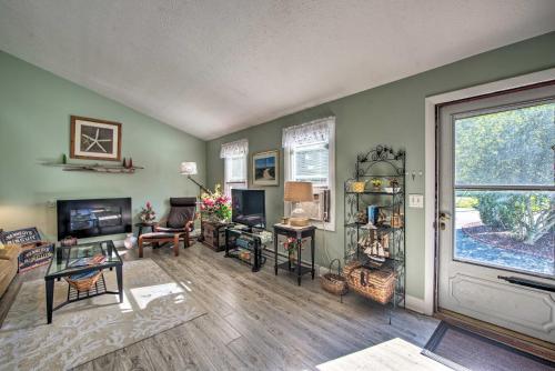 Ideal Narragansett Location Furnished Deck! - image 6
