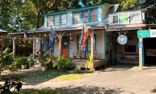 Blue Moon Guest House - 숙소 외관