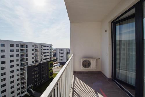 No. 10 - The Penthouse in City Center - image 3