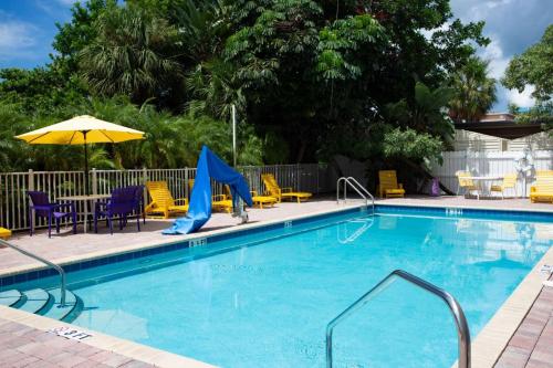 607 - South Beach Condos - image 33