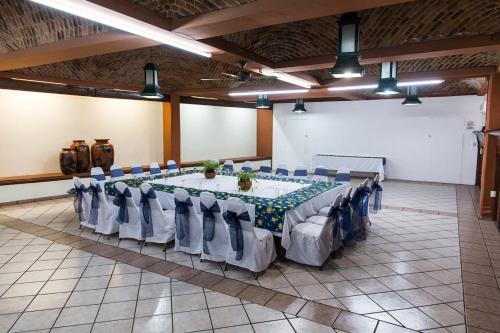Hotel & Suites Villa del Sol, Morelia (fotografie 9)
