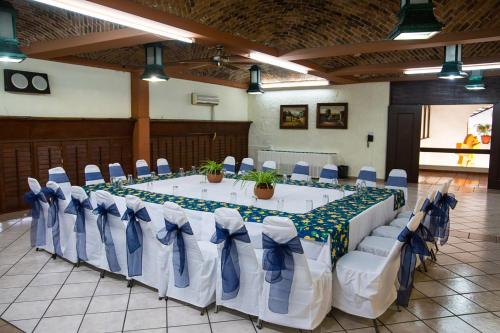 Hotel & Suites Villa del Sol, Morelia (fotografie 11)