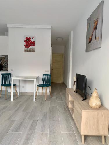 Calm, Cosy and Bright apartment renovated in playa del ingles- WiFi free, Playa del Inglés (zdjęcie 6)