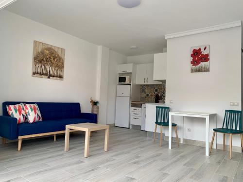 Calm, Cosy and Bright apartment renovated in playa del ingles- WiFi free, Playa del Inglés (zdjęcie 8)