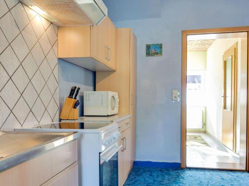 virtuve, Charmante Ferienwohnung für 2 Personen mit Garten (Charmante Ferienwohnung fur 2 Personen mit Garten) in Am Salzhaff