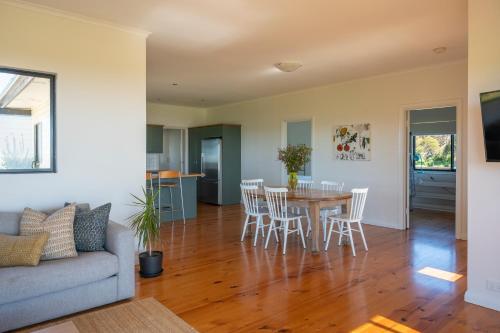 Antechamber Bay Retreats - Cuttlefish Bay