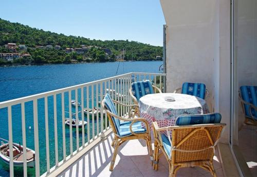  Apartments Velo - 10m from sea in Brna