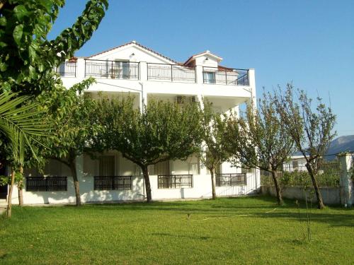 Apartment in Alykes 