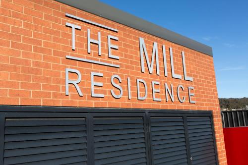 Enjoy Penthouse Living in the CBD! Sleeps 8!