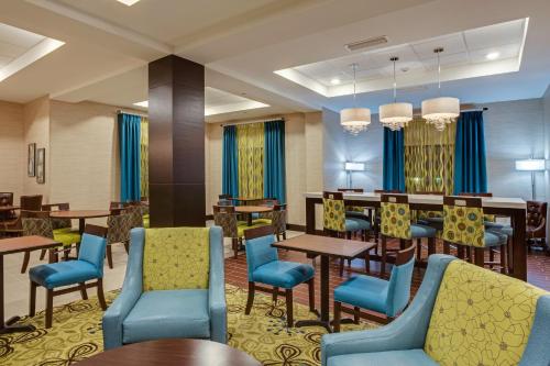 Holiday Inn Express Hotel & Suites Orlando East-UCF Area, an IHG Hotel