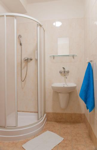 Hotel Trim - image 11