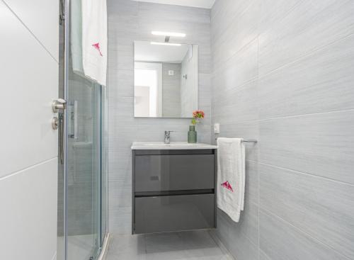 Apartment with Sea View image 1