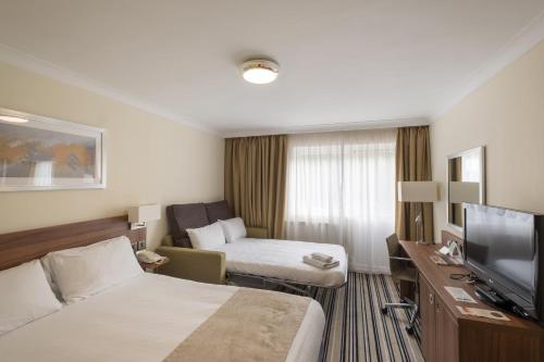 Holiday Inn Stoke on Trent M6 Jct15 an IHG Hotel - image 2