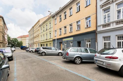 Easy Housing, Praha
