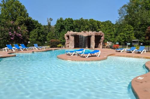 The Brach - Private Hot Tub Resort Pools Tennis cabin - image 4