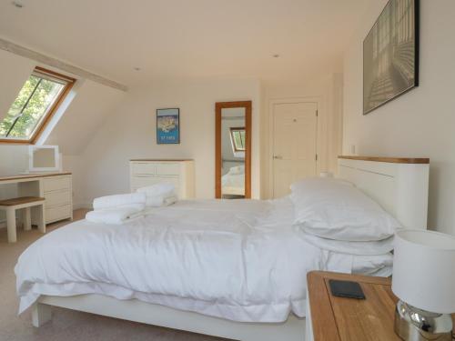 Apartment 4 - image 5