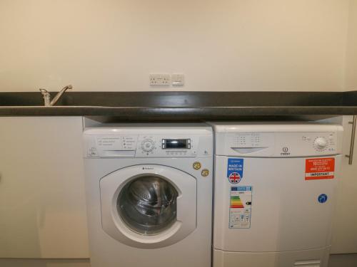 Apartment 4 - image 14