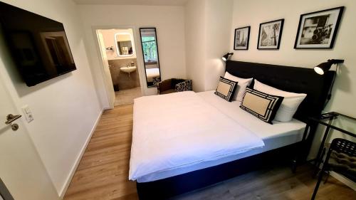 Moes Diner Hotel 7.0km von Forellenstraße entfernt