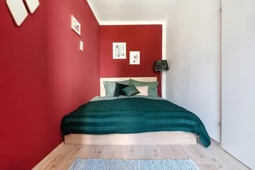 Colorful Apartment Facing Green Courtyard in Wien, Österreich