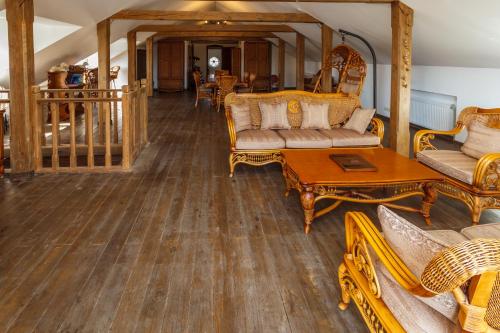 2 queen beds