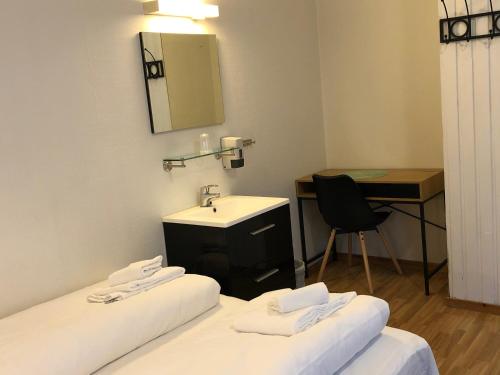 Ami Hotel - image 4