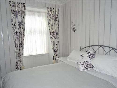 Adam Guest House - image 3