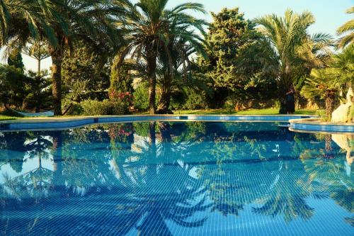 room detail thumbnail 2