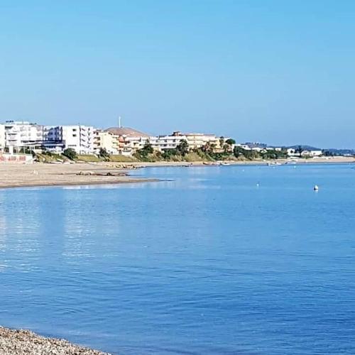  2 bedrooms appartement at Torre Melissa 300 m away from the beach with sea view furnished balcony and wifi, Unterkunft in Torre Melissa