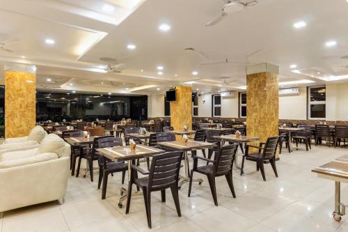 Hotel Om Inn - Talegaon Dabhade