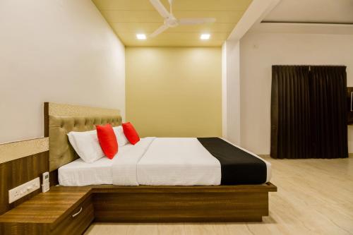 Hotel Om Inn - Talegaon Dabhade