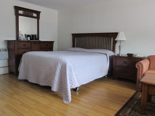 สโตนเฮาส์ โมเทล แอนด์ เรสเตอรองต์ (Stonehouse Motel and Restaurant) in ทรูโร่ (NS)