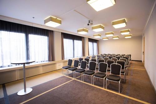 Crowne Plaza Frankfurt Congress Hotel an IHG Hotel - image 14