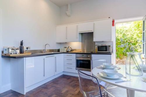 Picture of Victorian Flat Suite In Converted School-House Building