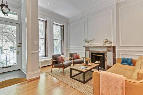 Historic luxury Townhouse in Downtown Chicago thumb 2