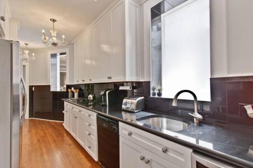 Historic luxury Townhouse in Downtown Chicago detail
