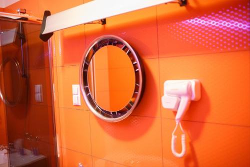 GarageHotel - image 2