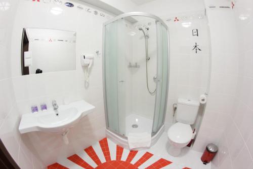 GarageHotel - main image
