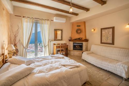 Deluxe Double room with fireplace & view