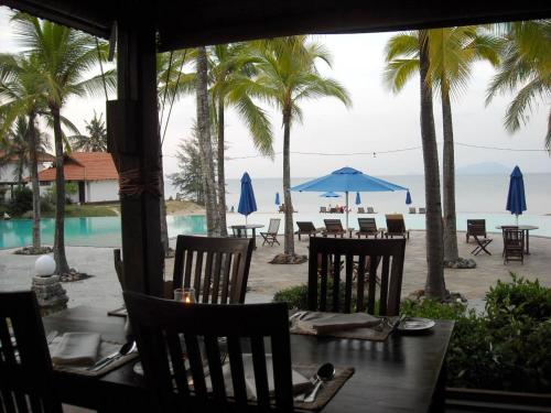 Restaurant, Sutra Beach Resort in Merang