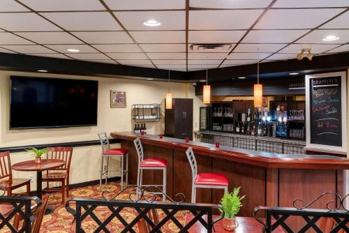 Quality Inn and Suites Montreal East