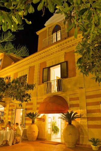 Romantic Hotel & Restaurant Villa Cheta Elite