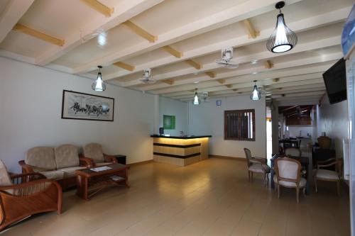 滕克拉酒店 Hotel Tengkera